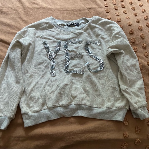 Cute sequinned sweater “YES” - Picture 1 of 5